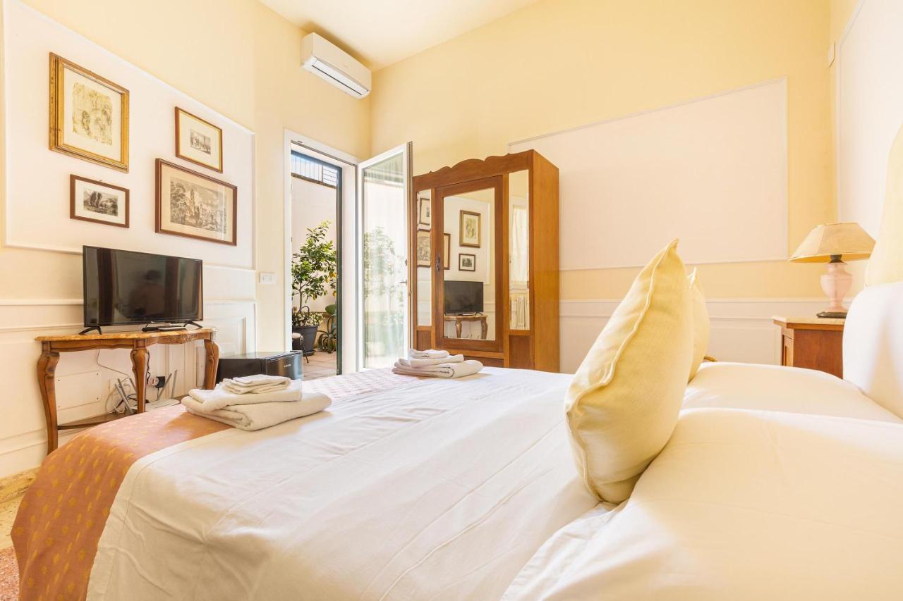Dimora Le Tre Muse Guesthouse Lecce Luaran gambar