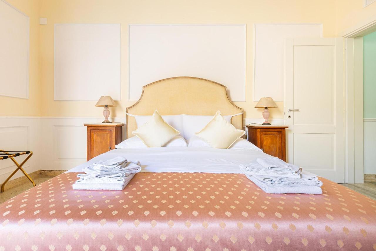 Dimora Le Tre Muse Guesthouse Lecce Luaran gambar