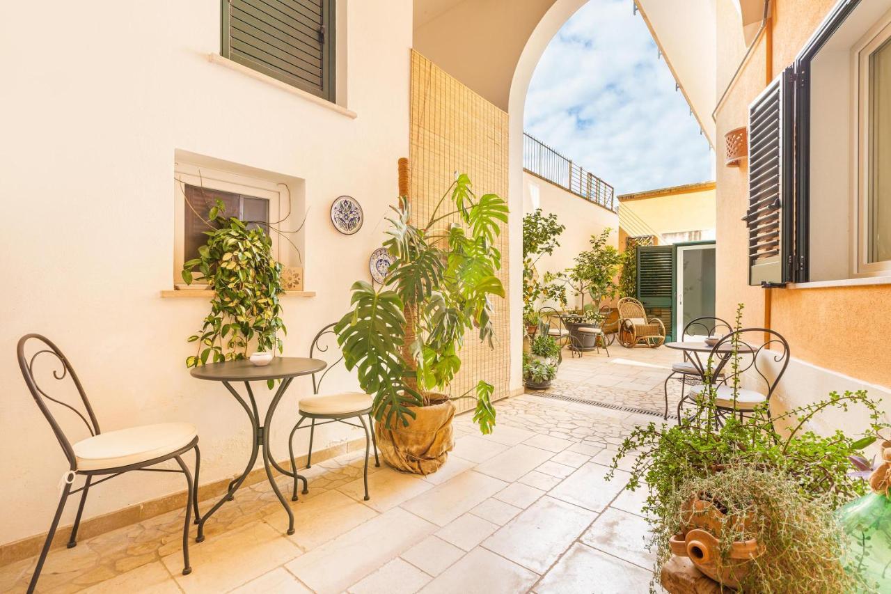Dimora Le Tre Muse Guesthouse Lecce Luaran gambar