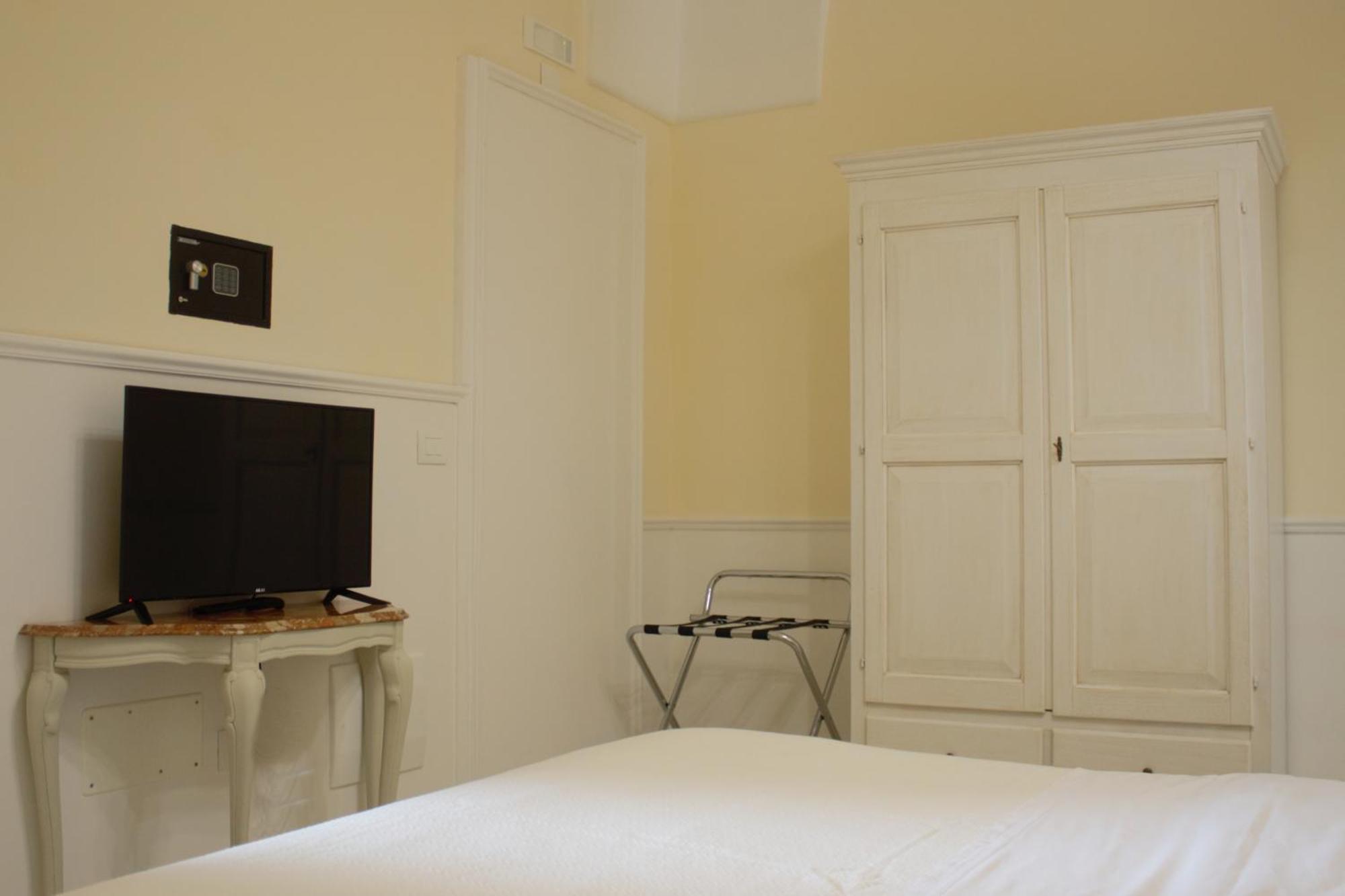 Dimora Le Tre Muse Guesthouse Lecce Luaran gambar