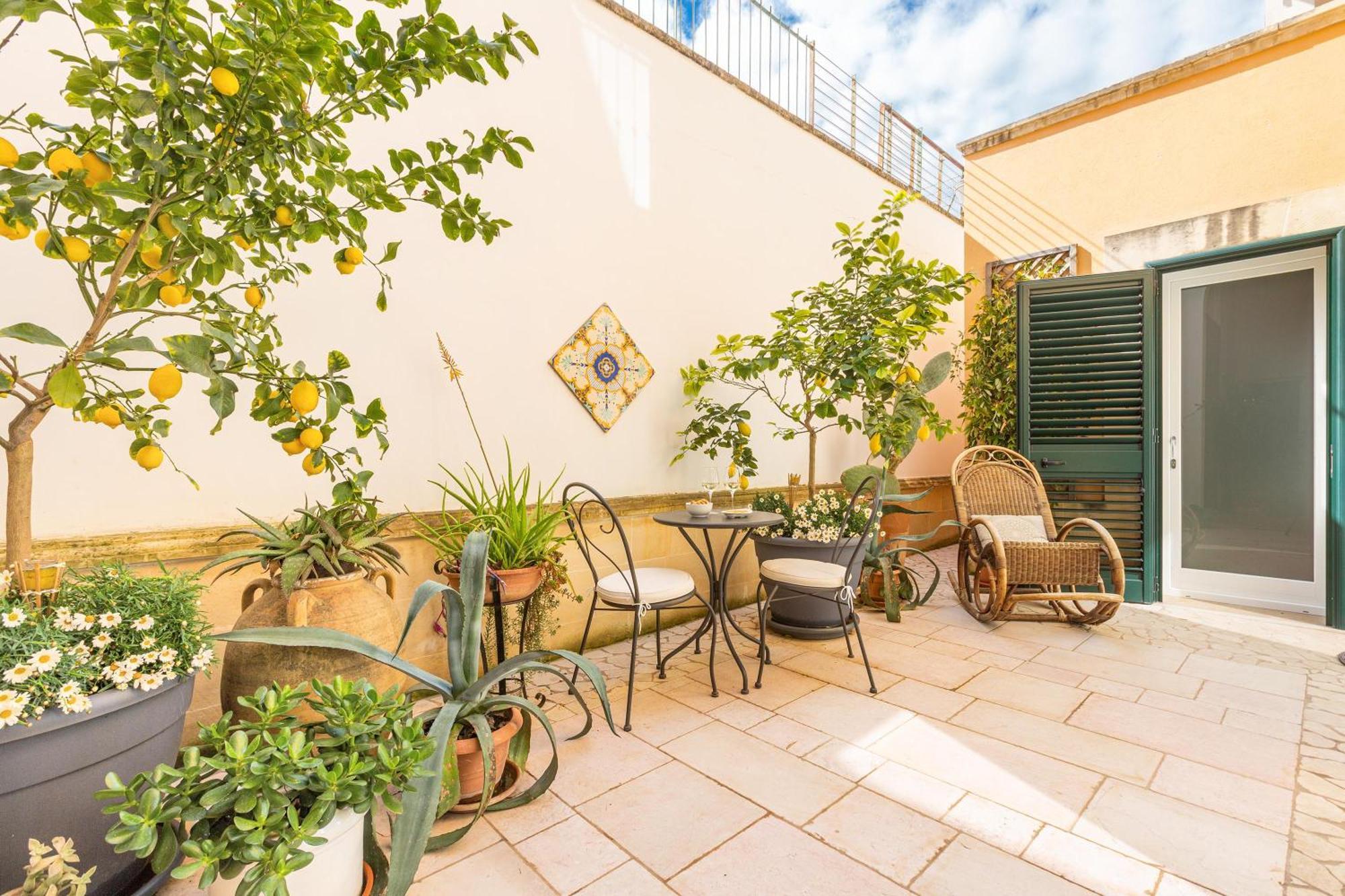 Dimora Le Tre Muse Guesthouse Lecce Luaran gambar