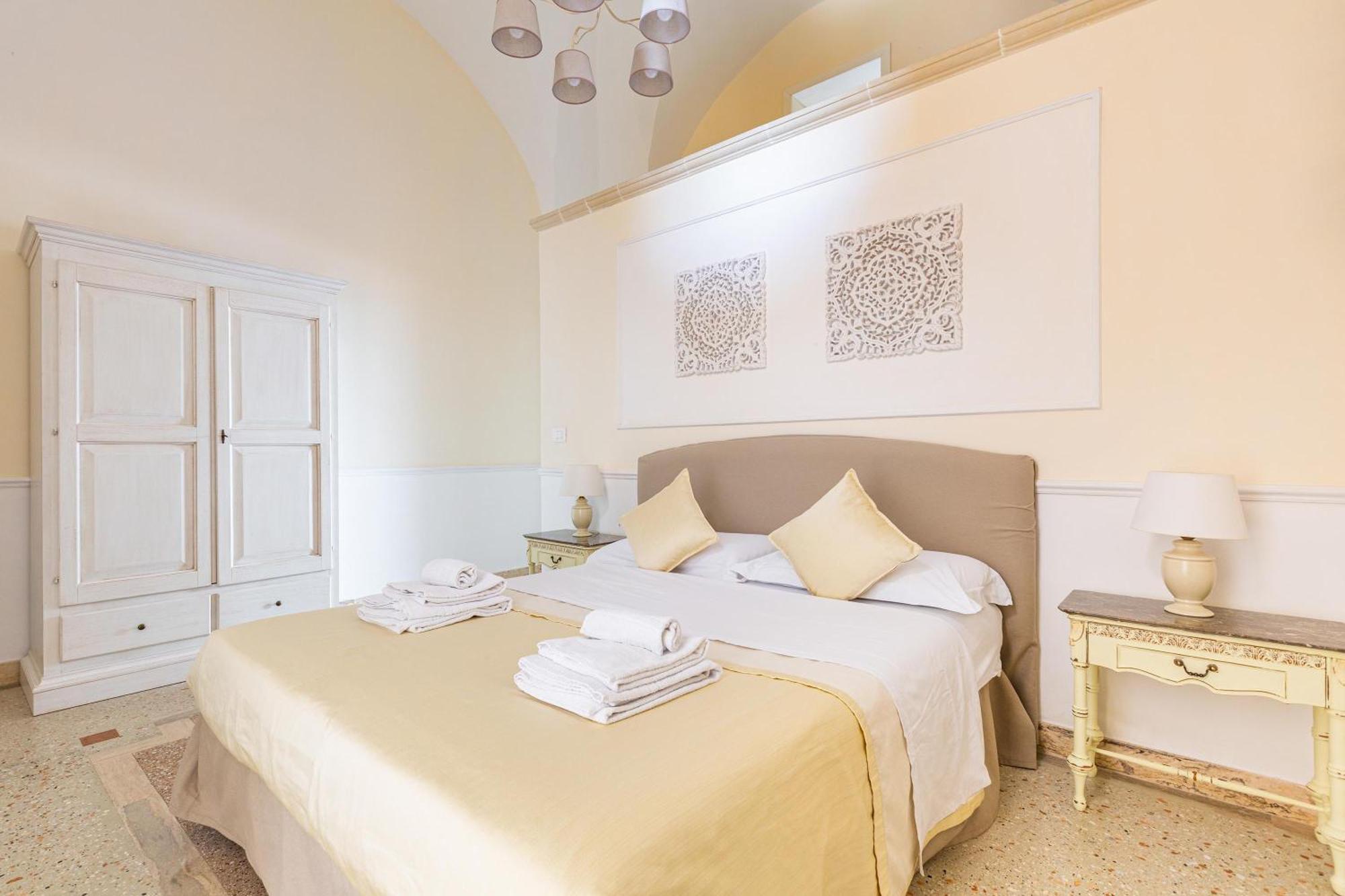 Dimora Le Tre Muse Guesthouse Lecce Luaran gambar